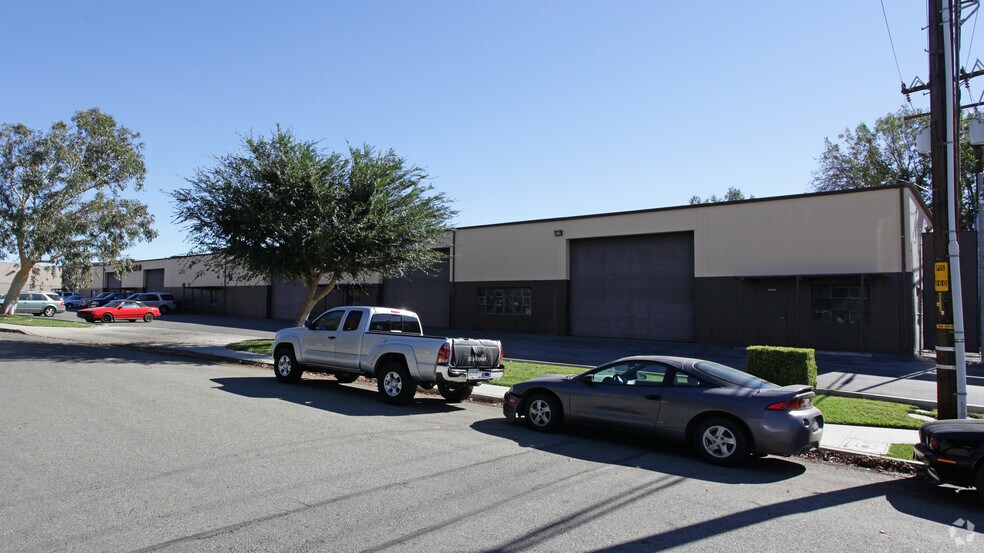 More Photos Of 4226 Valley Fair St, Simi Valley Manufacturing For Lease