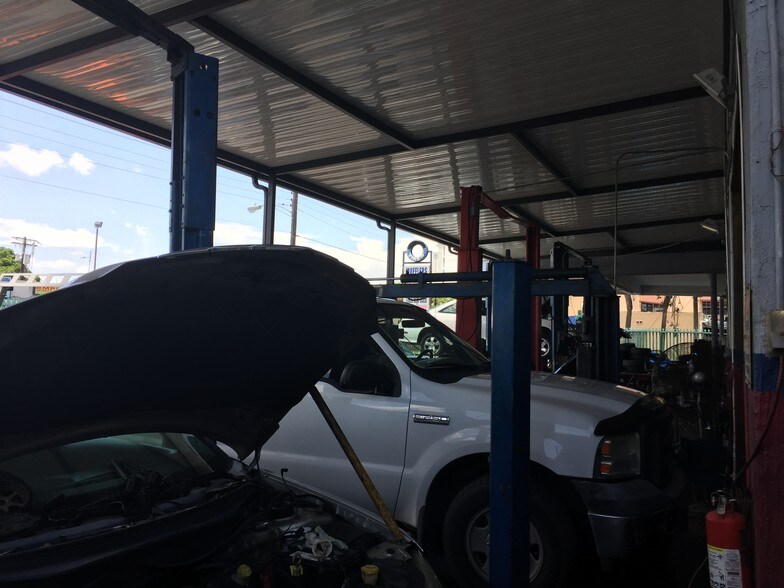 More Photos Of 3151 NW 17th Ave, Miami Auto Repair For Sale