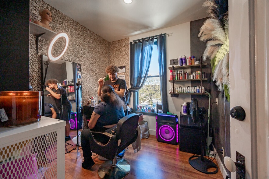 More Photos Of 112-114 S Broadway St, Green Bay Storefront Retail Office For Sale