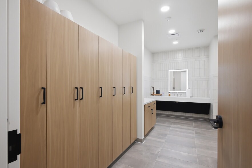 More Photos Of 1301 Seven Hills Drive, Henderson Medical For Sale