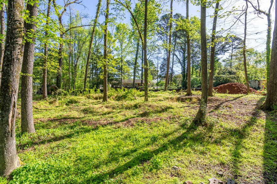 More Photos Of 1304 NE Main St, Simpsonville Office For Sale