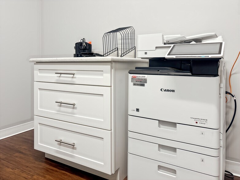 More Photos Of 15631-15653 S 94th Ave, Orland Park Coworking Space