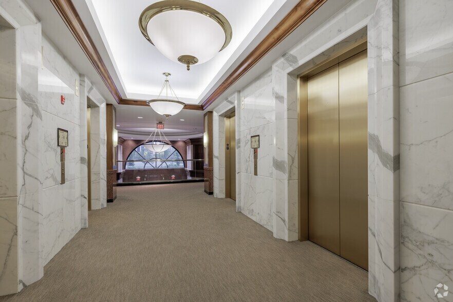 More Photos Of 1 Jefferson Rd, Parsippany Office For Sale