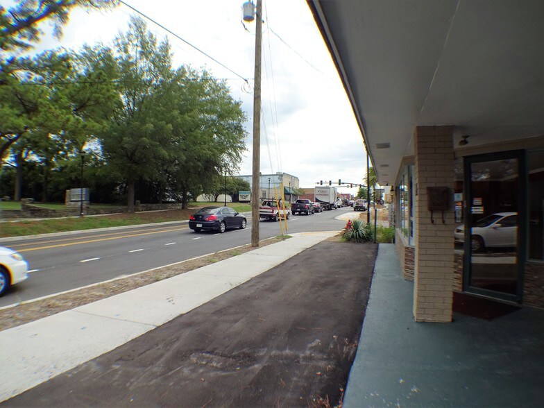 More Photos Of 115 W Main St, Lexington Restaurant For Sale