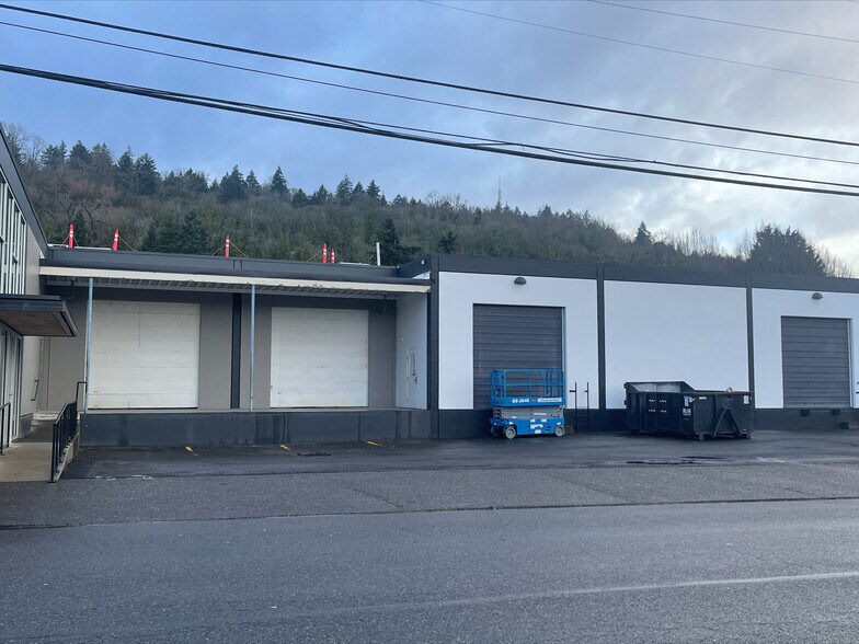 More Photos Of 5805 SW Hood Ave, Portland Warehouse For Lease