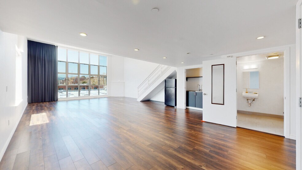 More Photos Of 1250 Missouri St, San Francisco Light Distribution For Lease