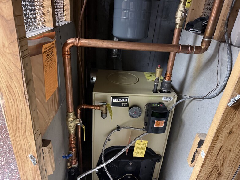 More Photos Of 235 Saratoga Rd, Schenectady Office For Sale