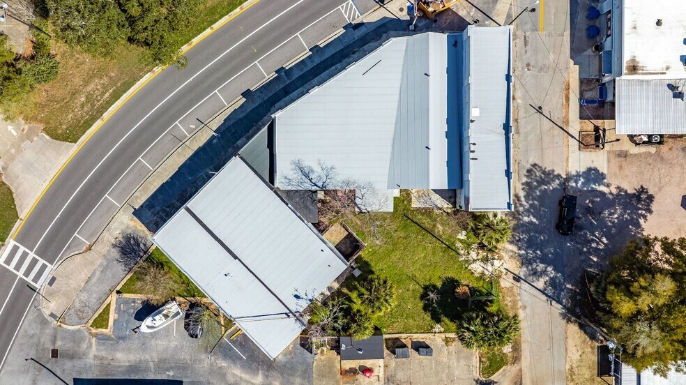 More Photos Of 4151-4175 Barrancas Ave, Pensacola Storefront For Lease