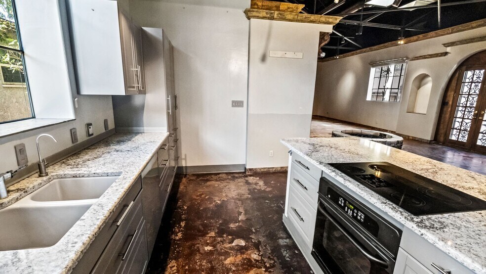 More Photos Of 4635 E Anaheim St, Long Beach Office Residential For Sale