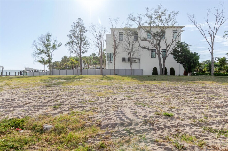 More Photos Of 5102 W Longfellow Ave, Tampa Land For Sale