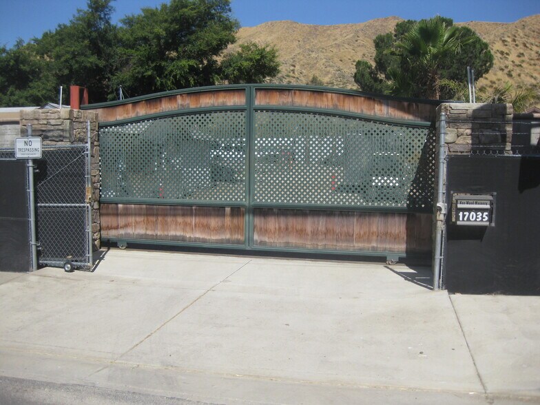 Primary Photo Of 17035 Sierra Hwy, Canyon Country Land For Sale