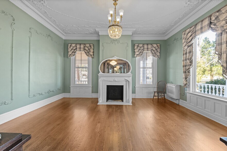 More Photos Of 738 E Main St, Belhaven Hotel For Sale