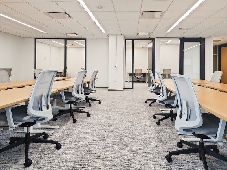 More Photos Of 2451 Crystal Dr, Arlington Coworking Space