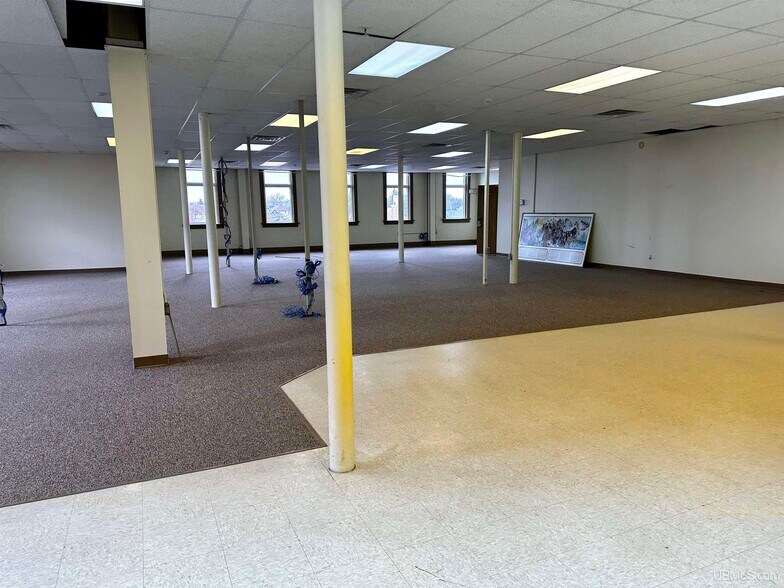 More Photos Of 308 Cleveland Ave, Ishpeming Medical For Sale