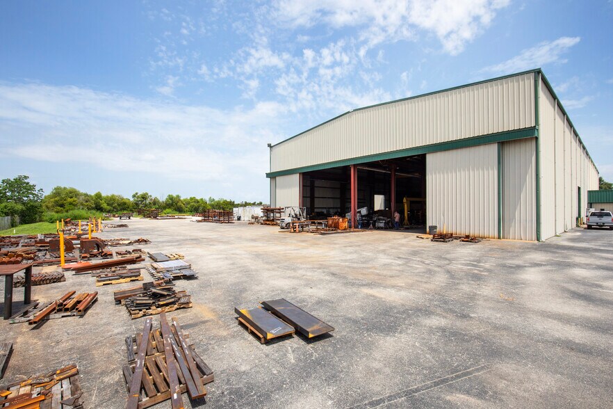 More Photos Of 2985 Old Medulla Rd, Lakeland Manufacturing For Sale
