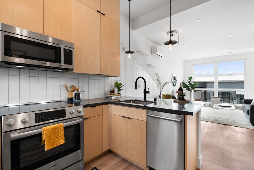 More Photos Of 202 Panetta Ave, Santa Cruz Flex For Sale