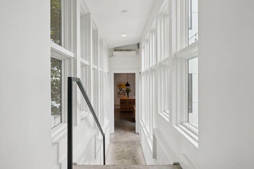 More Photos Of 2517 White Ave, Nashville Office Residential For Sale