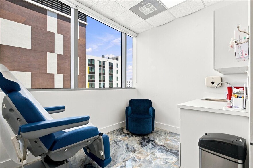 More Photos Of 2920-2950 NE 207th St, Aventura Unknown For Lease