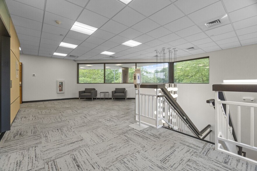 More Photos Of 15 Corporate Dr, Trumbull Medical For Lease