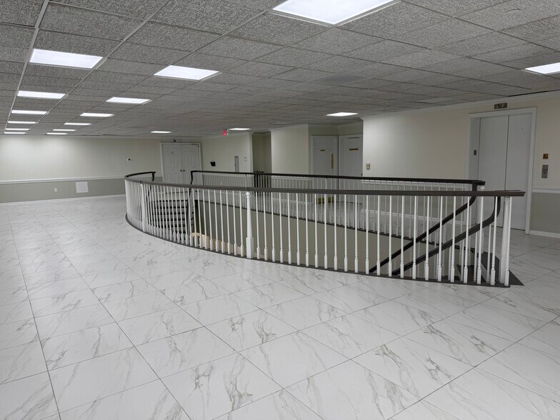 More Photos Of 1 Rossmoor Dr, Monroe Township Medical For Lease