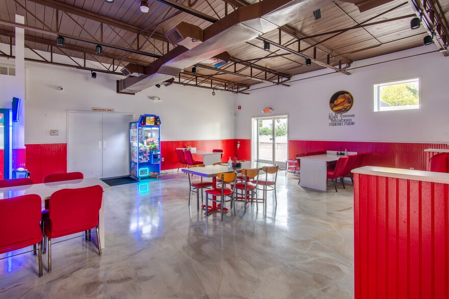 More Photos Of 542-546 S Telegraph Rd, Monroe Restaurant For Sale