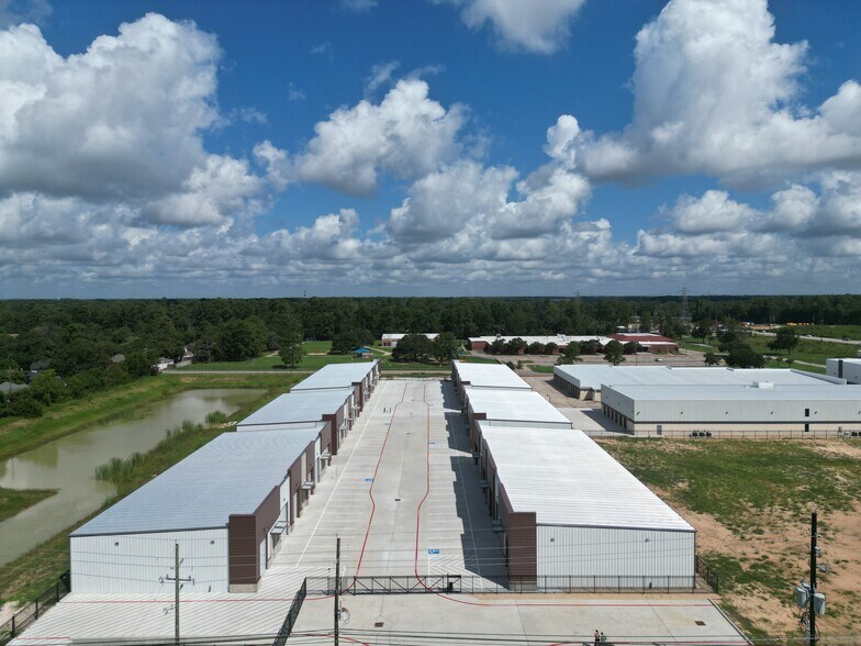 More Photos Of 8028 Dowdell Rd, Tomball Unknown For Lease