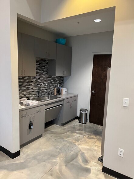 More Photos Of 1435 FM 1463 Rd, Katy Showroom For Sale