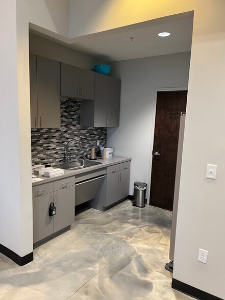 More Photos Of 1435 FM 1463 Rd, Katy Showroom For Sale
