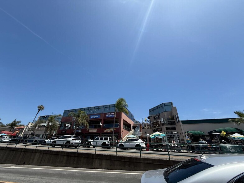 More Photos Of 1025 Prospect St, La Jolla General Retail For Lease