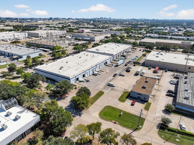 More Photos Of 2525 Tarpley Rd, Carrollton Warehouse For Lease
