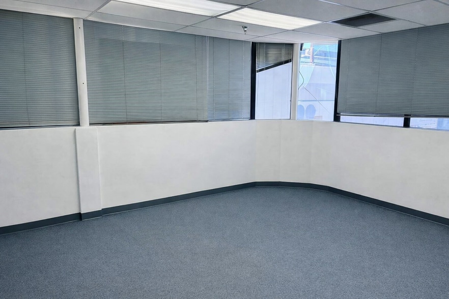 More Photos Of 4724 Boyle Ave, Vernon Warehouse For Lease