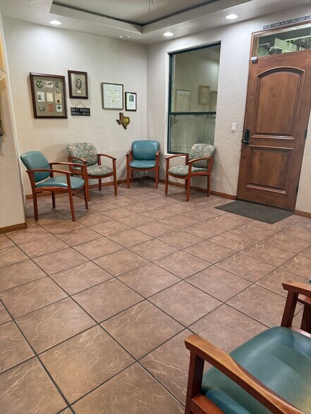 More Photos Of 812 Valley St, Prescott Medical For Lease