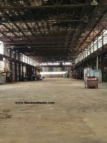 More Photos Of 411 S Windsor St, Muncie Industrial For Sale