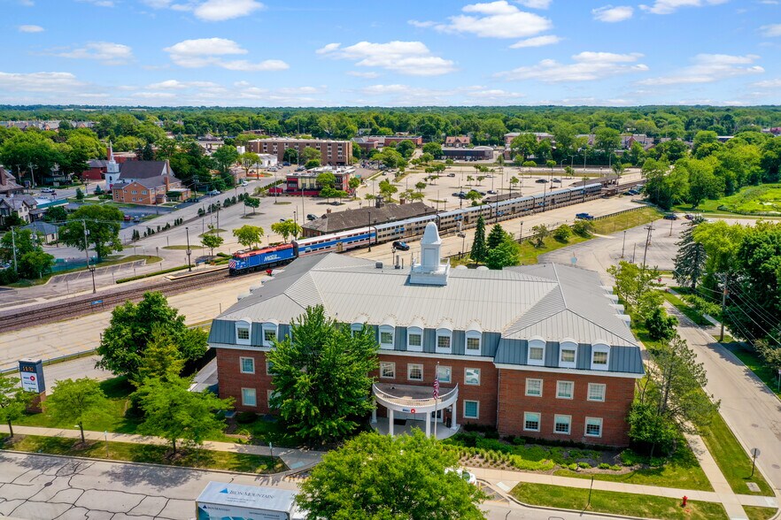 Primary Photo Of 201 S Grove Ave, Barrington Office For Lease