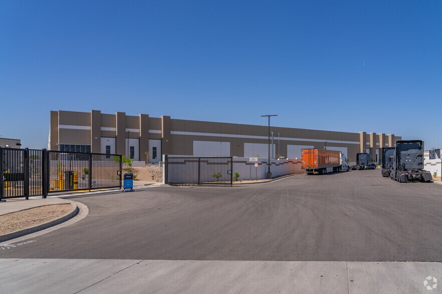 More Photos Of 4660 N Cotton Ln, Goodyear Warehouse For Lease