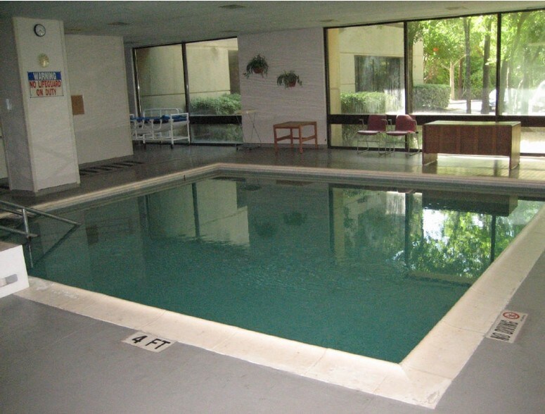 More Photos Of 17506 Red Oak Dr, Houston Hospital For Lease