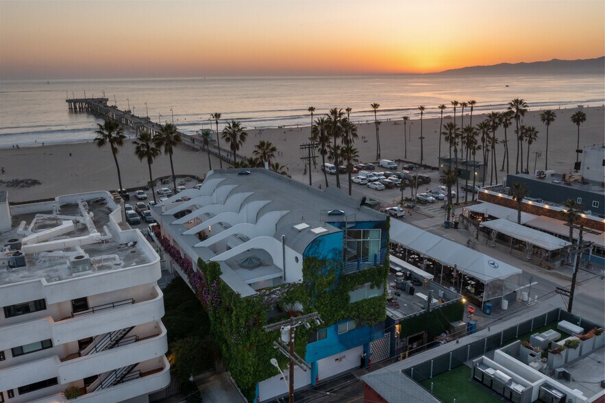 More Photos Of 3111 Ocean Front Walk, Marina Del Rey Apartments For Sale