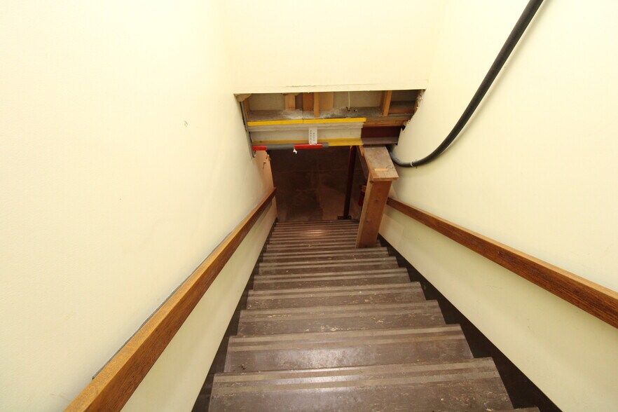 More Photos Of 100 E 3rd St, Galva Office For Sale