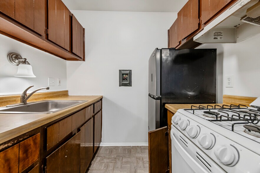 More Photos Of 23740 Fenkell St, Detroit Apartments For Sale