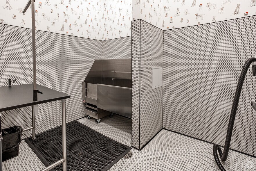 More Photos Of 8594 Excelsior Blvd, Hopkins Apartments For Lease