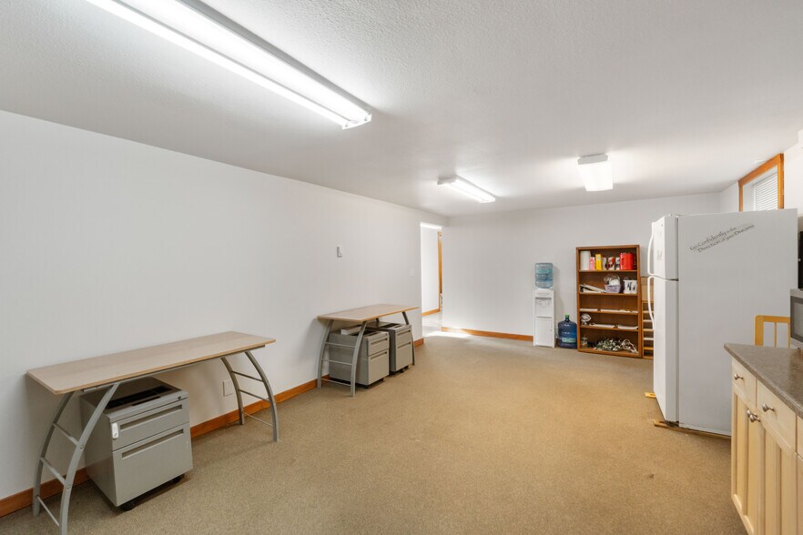 More Photos Of 3108 S Union Ave, Tacoma Office For Sale