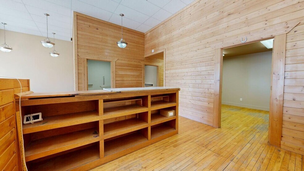More Photos Of 113 E Main St, Laurel Office For Sale