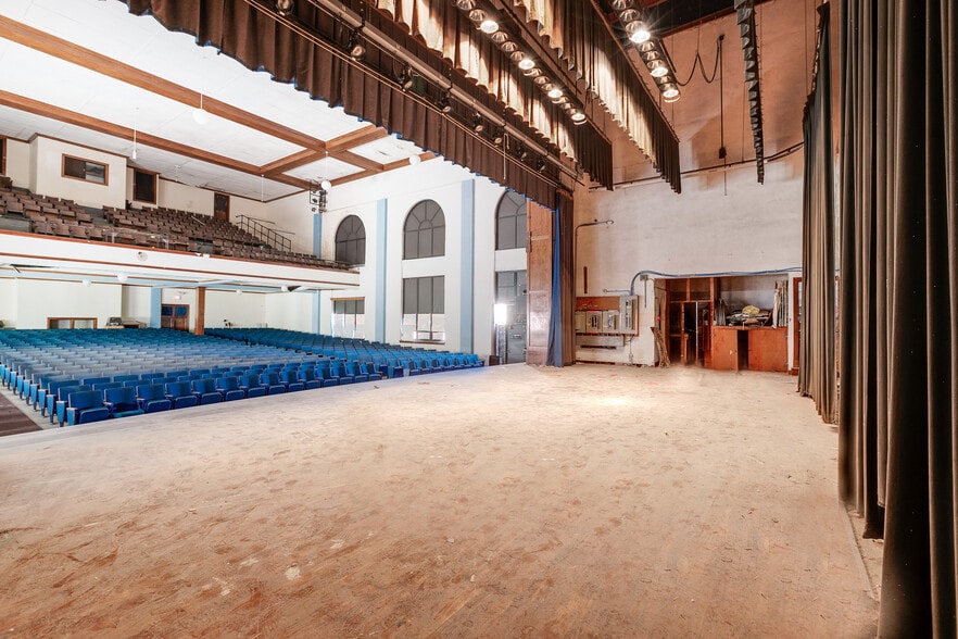 More Photos Of 311 N A St, Wellington Schools For Sale