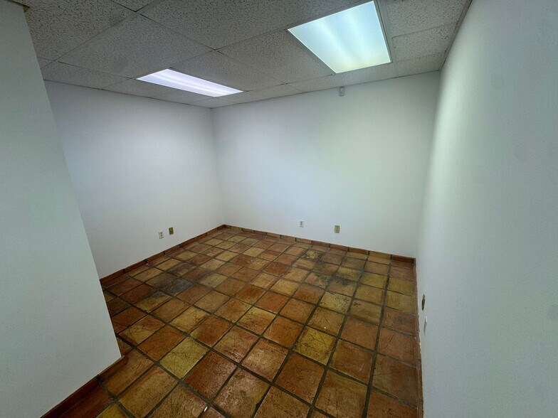 More Photos Of 10855 NW 29th St, Doral Light Manufacturing For Lease