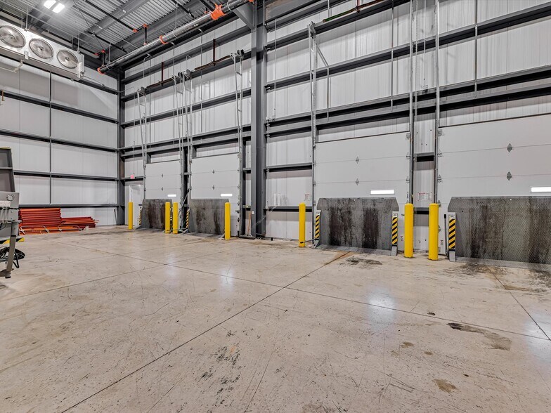 More Photos Of 9342 SE Loop 410, San Antonio Refrigeration Cold Storage For Lease