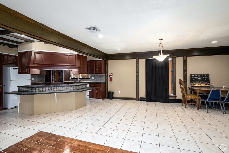 More Photos Of 854-856 Landis Ave, Pittsgrove Township Salem General Retail For Sale