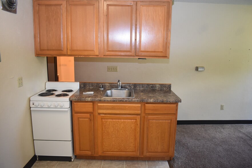 More Photos Of 405 N Davis St, Anamosa Apartments For Sale