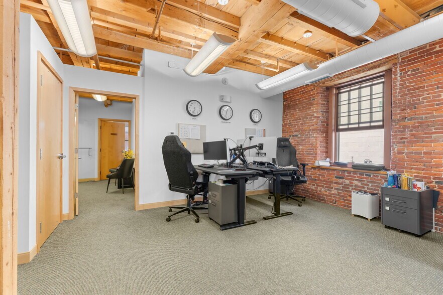 More Photos Of 40R Merrimac St, Newburyport Loft Creative Space For Lease