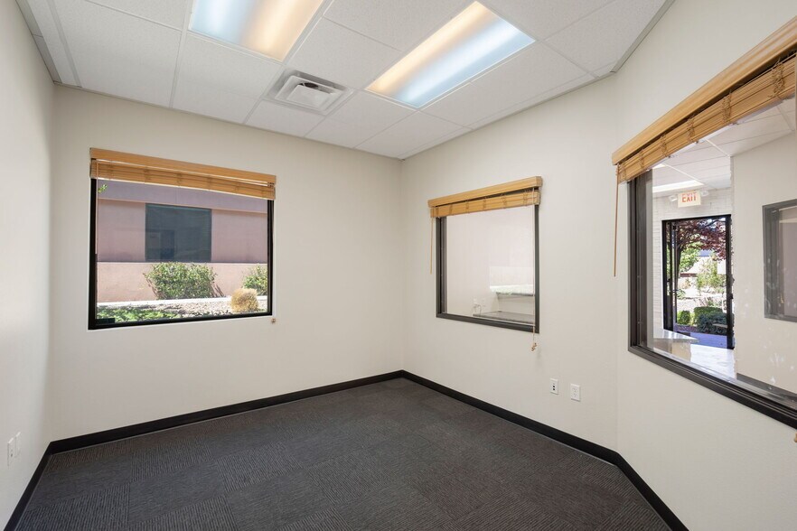 More Photos Of 5588 S Fort Apache Rd, Las Vegas Medical For Lease