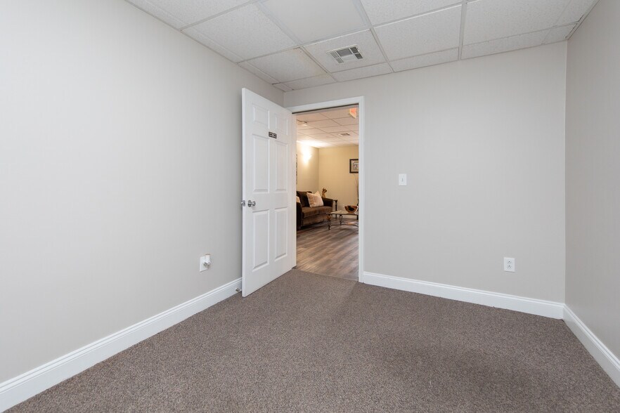 More Photos Of 555 Andorra Glen Ct, Lafayette Hill Apartments For Lease